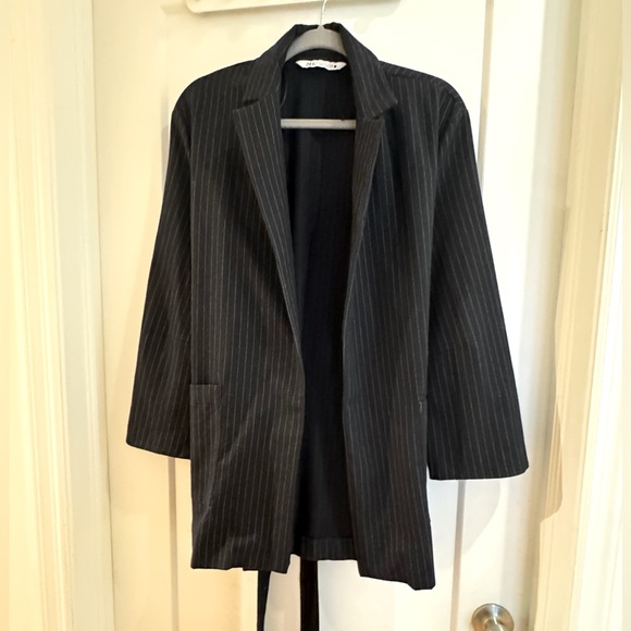 Zara Women's Belted Black Pinstripe Jacket/Blazer. Two pockets on front. Sz M - Picture 1 of 6